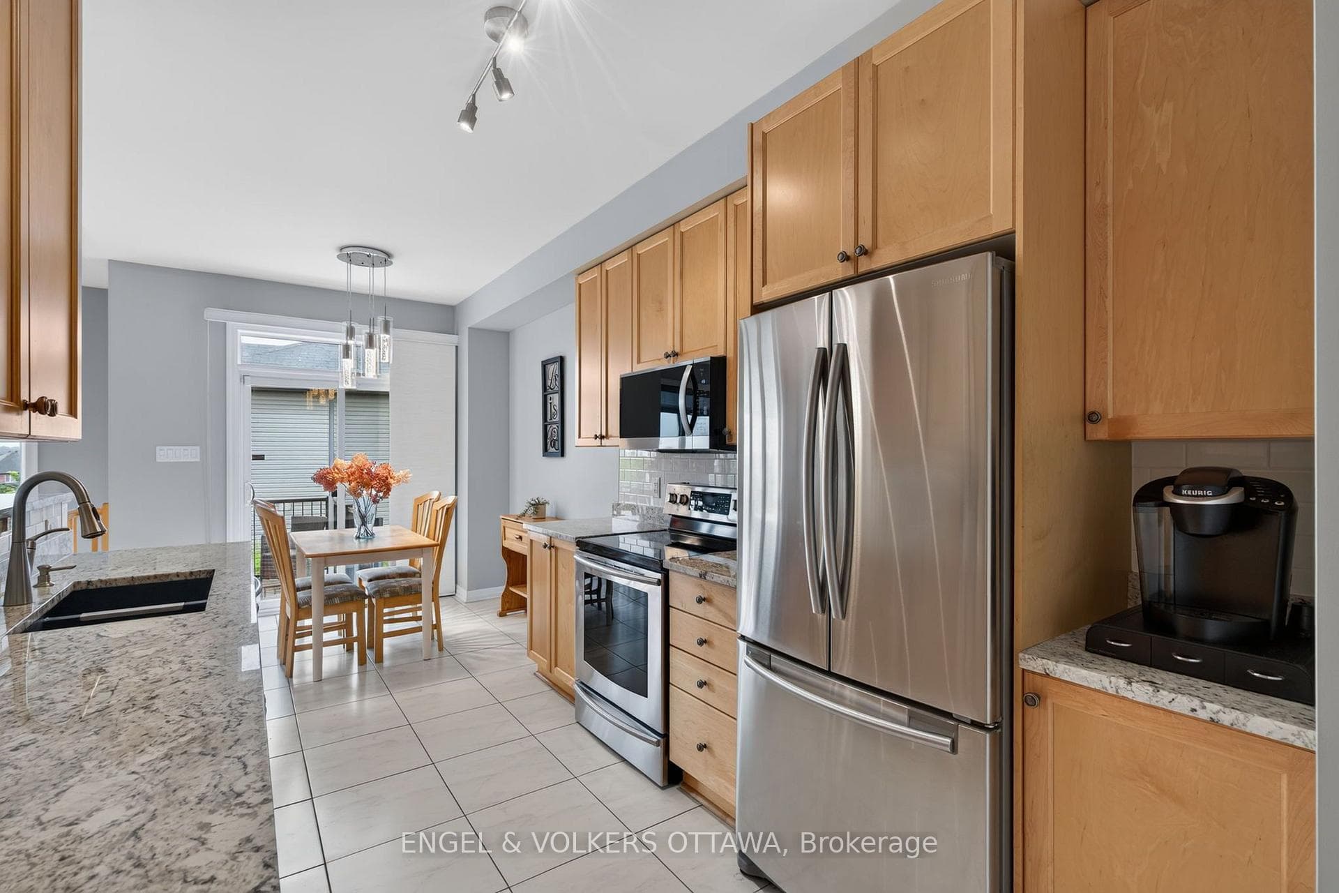 512 Knotridge Street photo 17