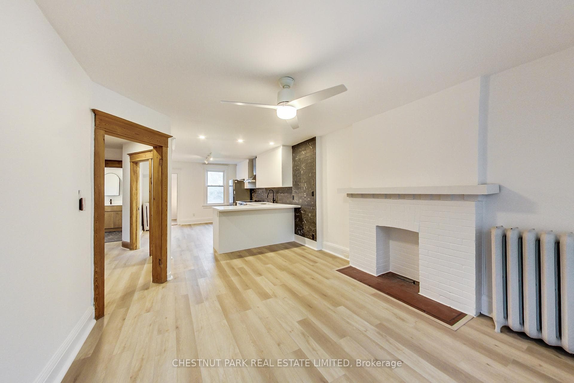37 Tyndall Avenue Unit Upper photo 4