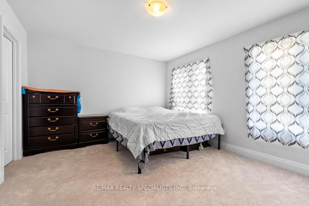 257 Harwood Avenue photo 18