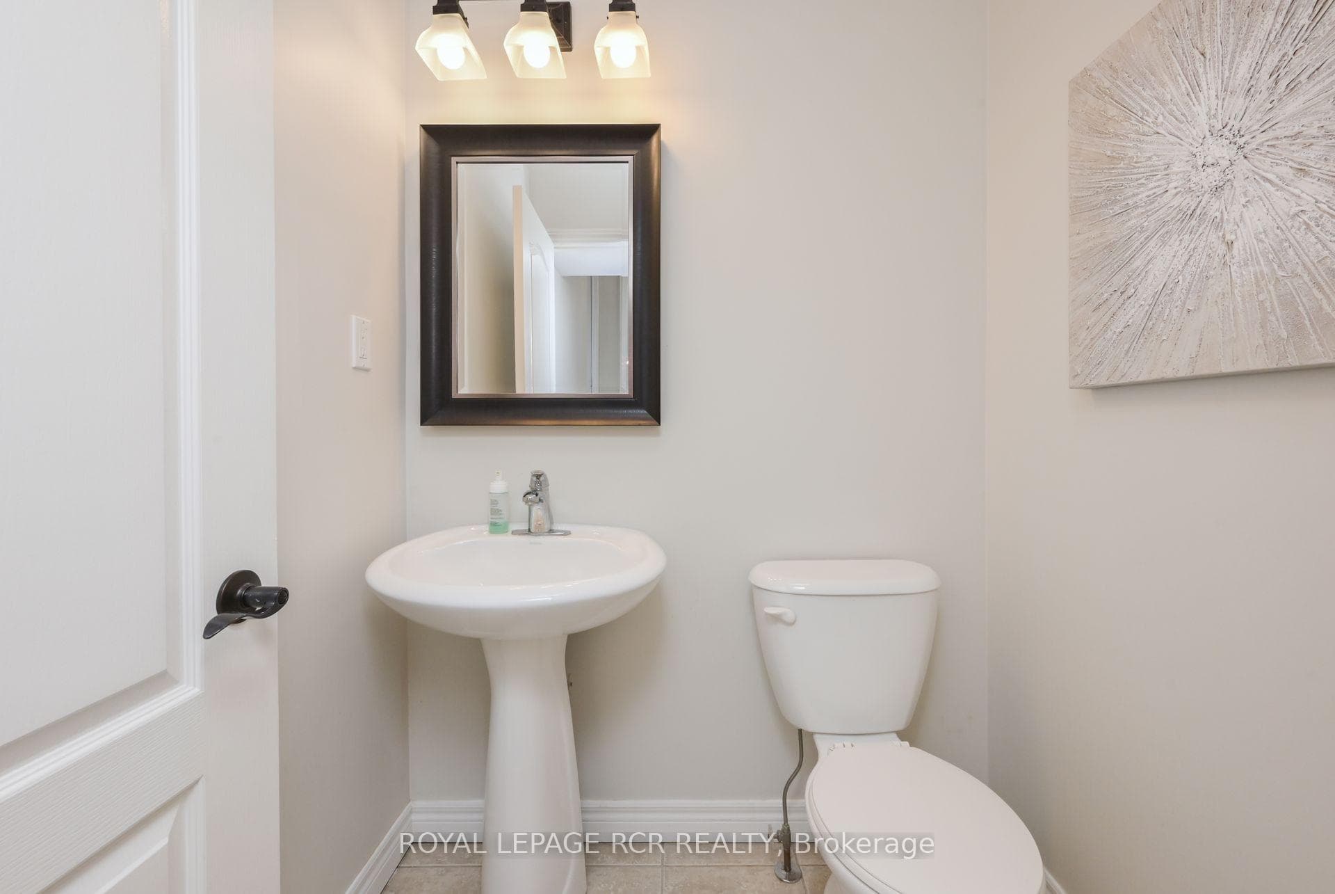 37 Aiken Crescent photo 15