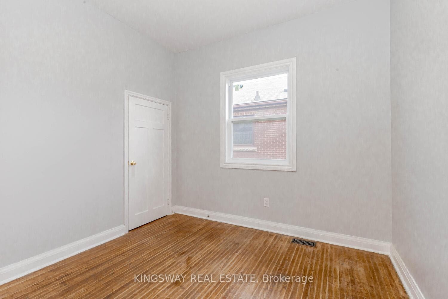 526 Beach Road photo 24