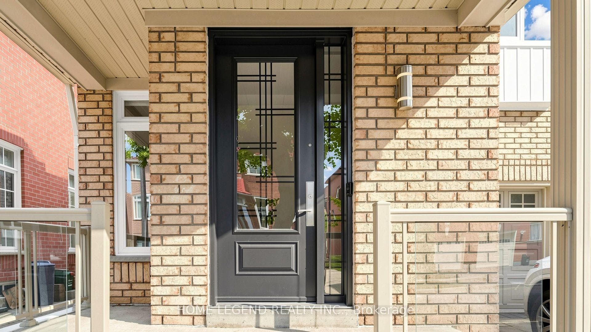 14 Mccaul Street photo 2
