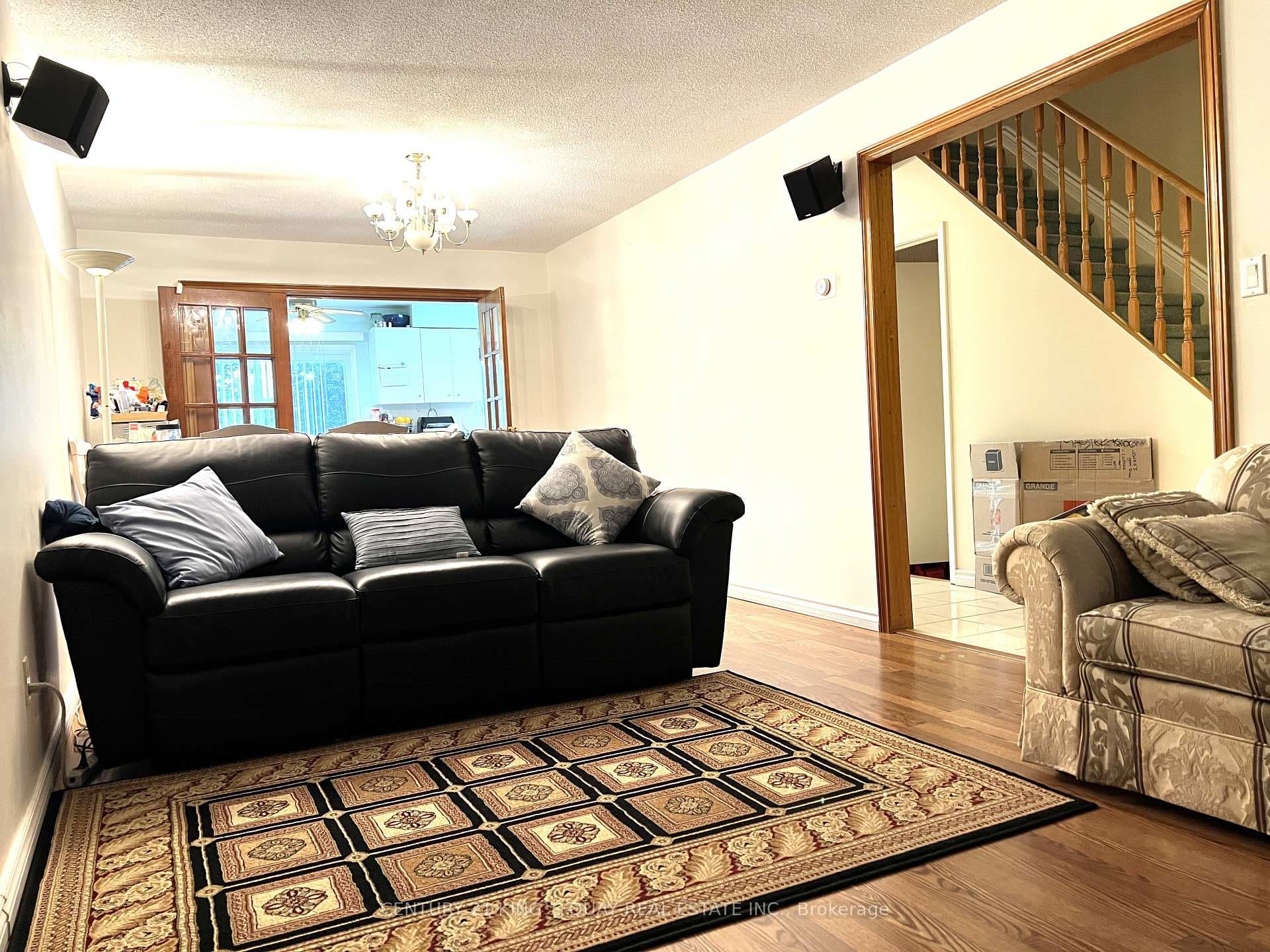 113 Stirling Crescent photo 8