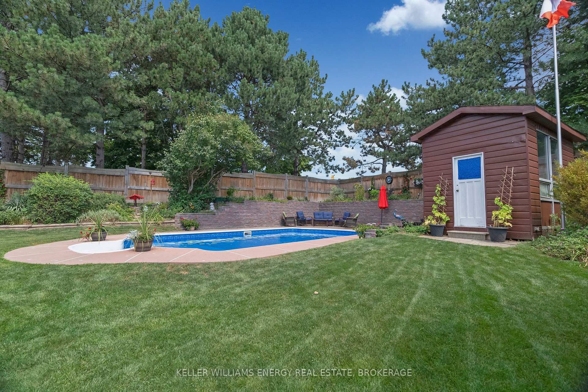 46 Robinson Crescent photo 31