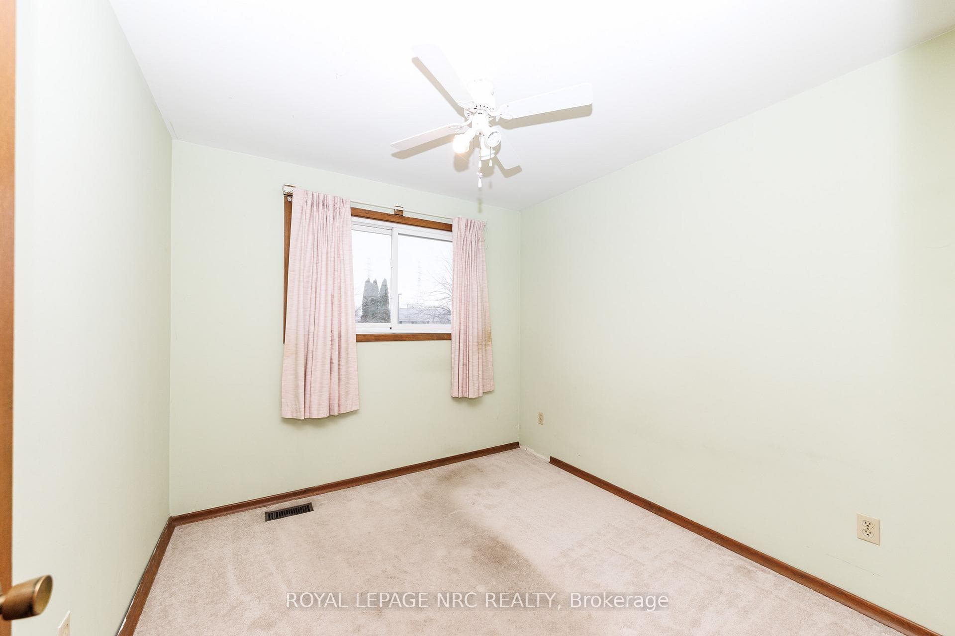 33 Strathmore Crescent photo 25