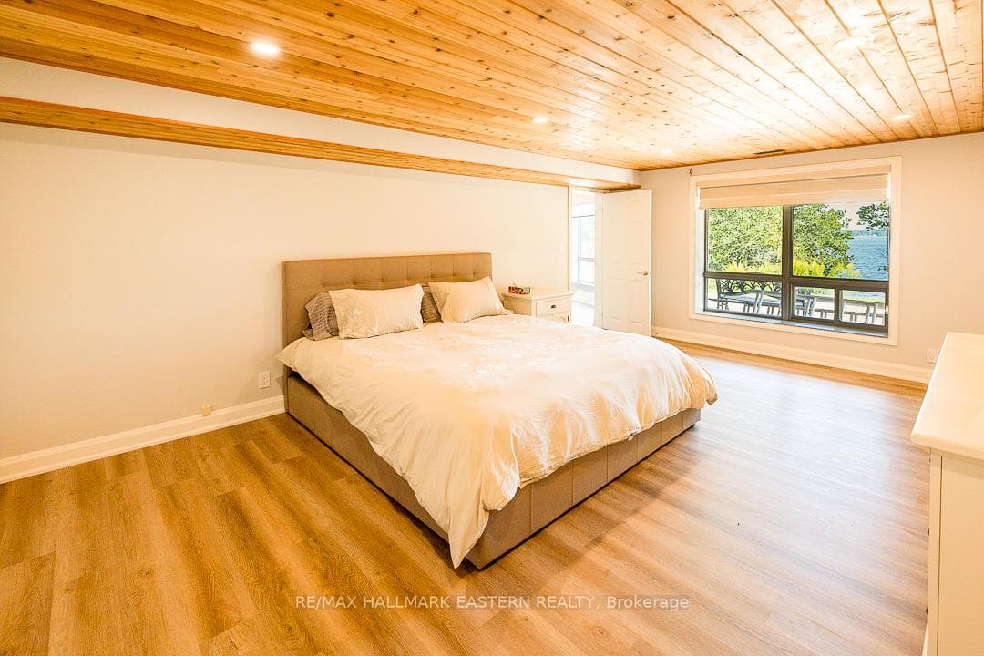 15 Oakridge Drive photo 10