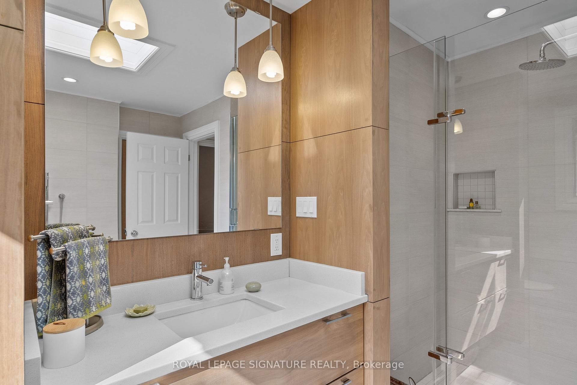 42 Edgewood Drive photo 23