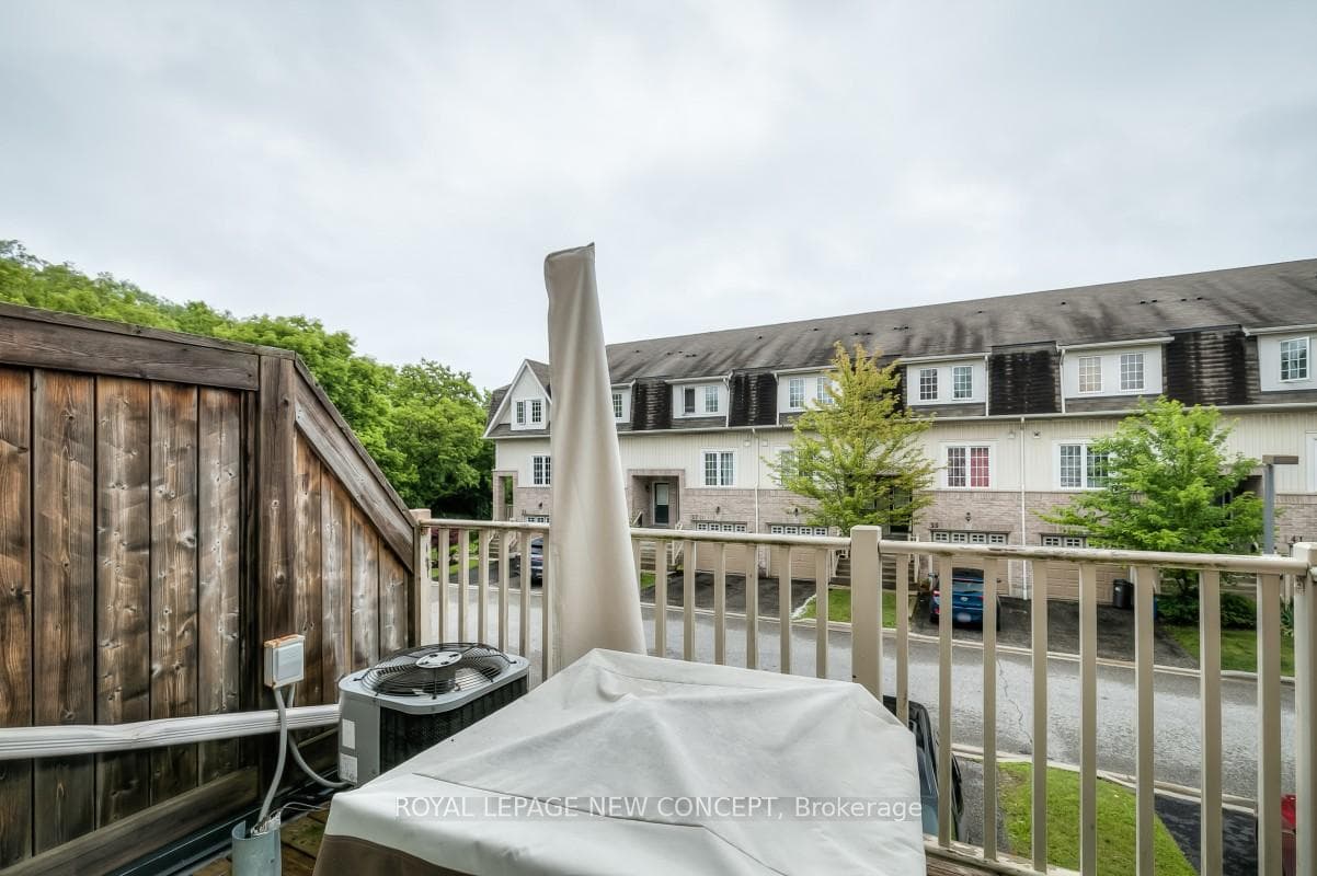 735 Sheppard Avenue Unit 33 photo 12