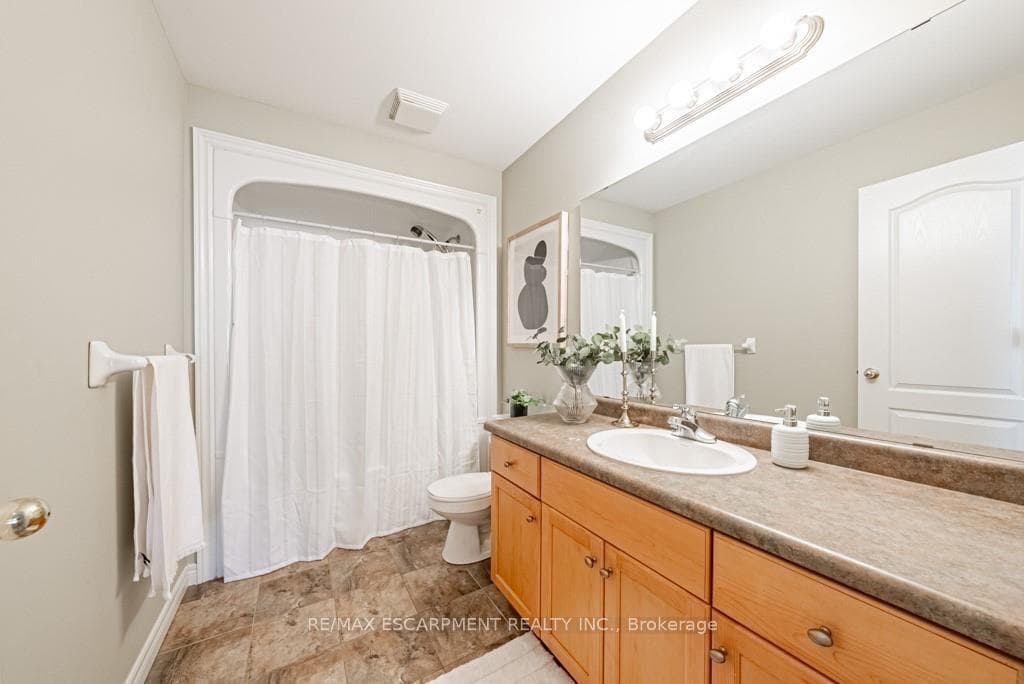 135 Theodore Drive photo 19