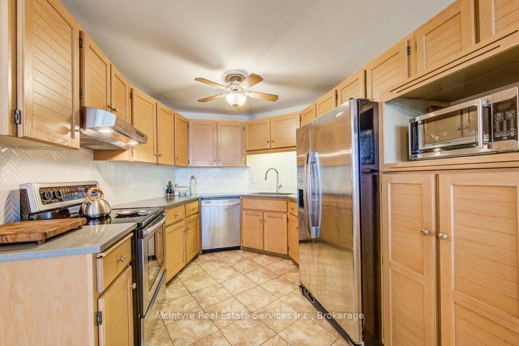 24 Marilyn Drive Unit 704 photo 5