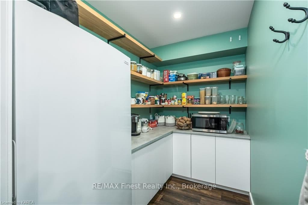 2255 MCINTYRE Road photo 14