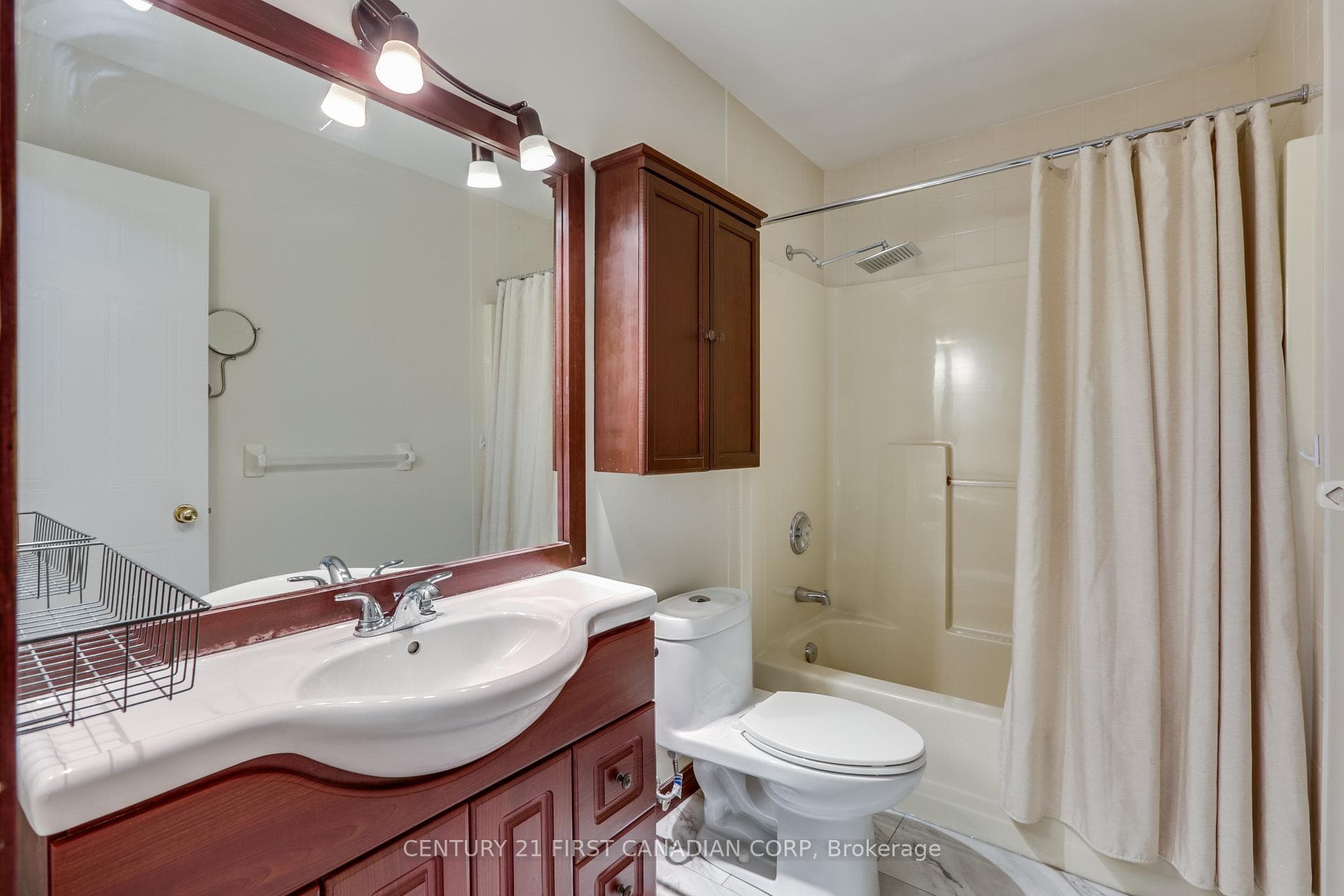 604 Talltree Crescent photo 17