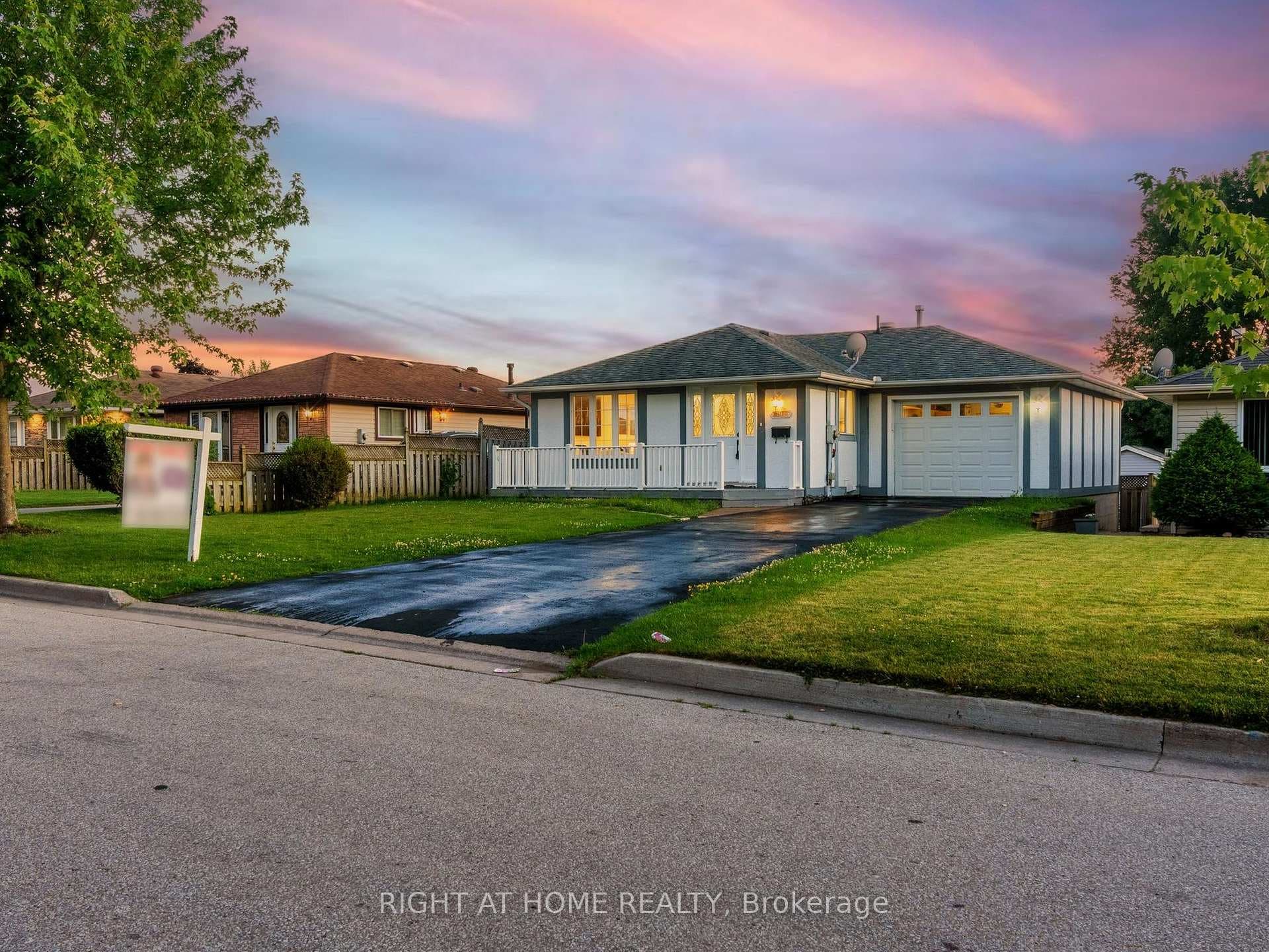 794 Wesley Drive photo 2