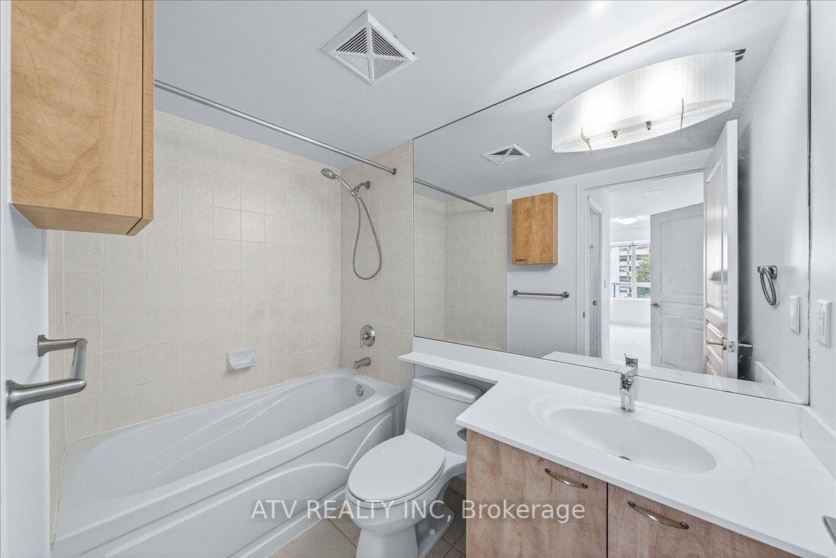 1403 Royal York Road Unit 708 photo 21