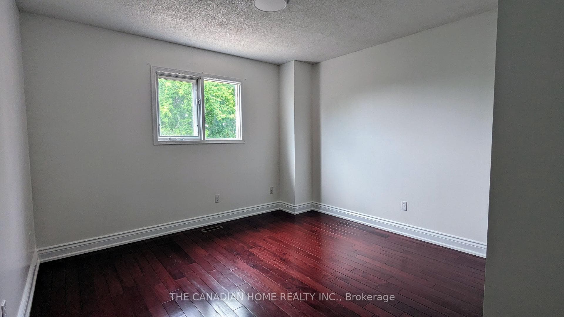 87 Knotty Pine Drive photo 10