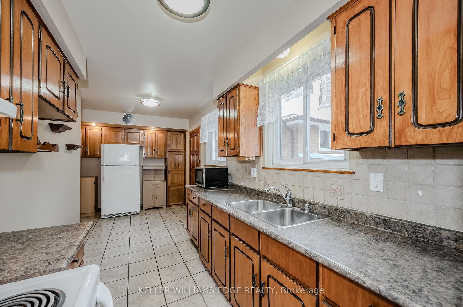 Kitchen - side door to side of house