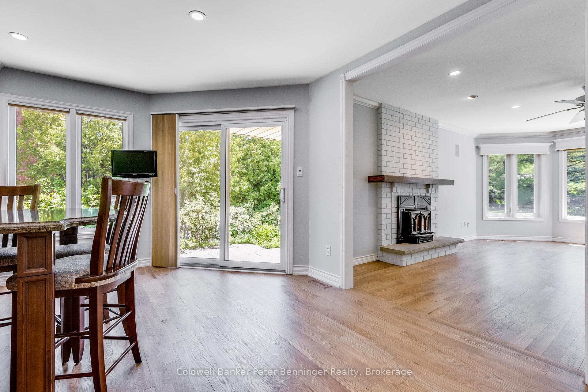 152 Treegrove Circle photo 12