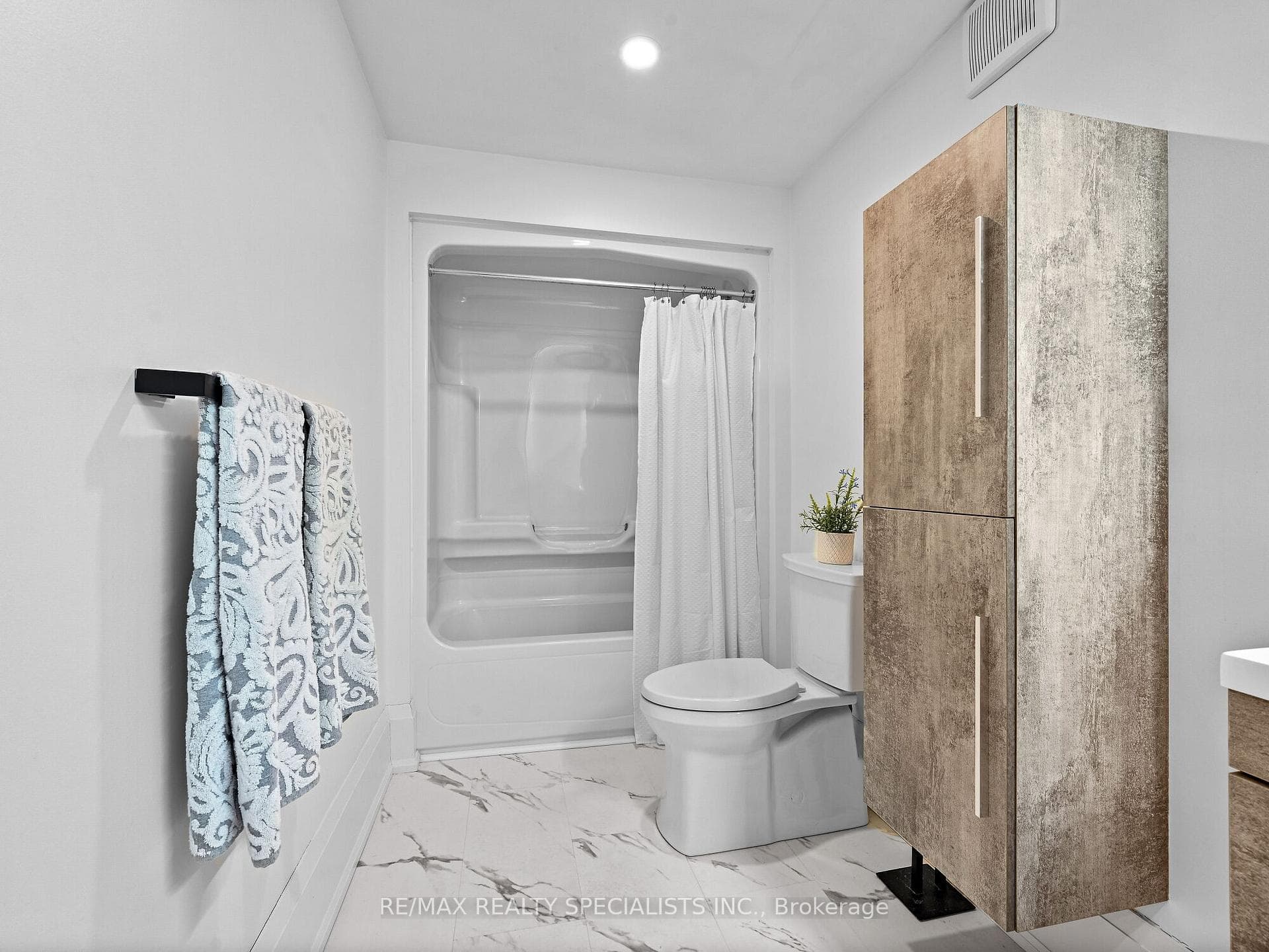 Luxury Listing - Hamilton Real Estate - For Sale