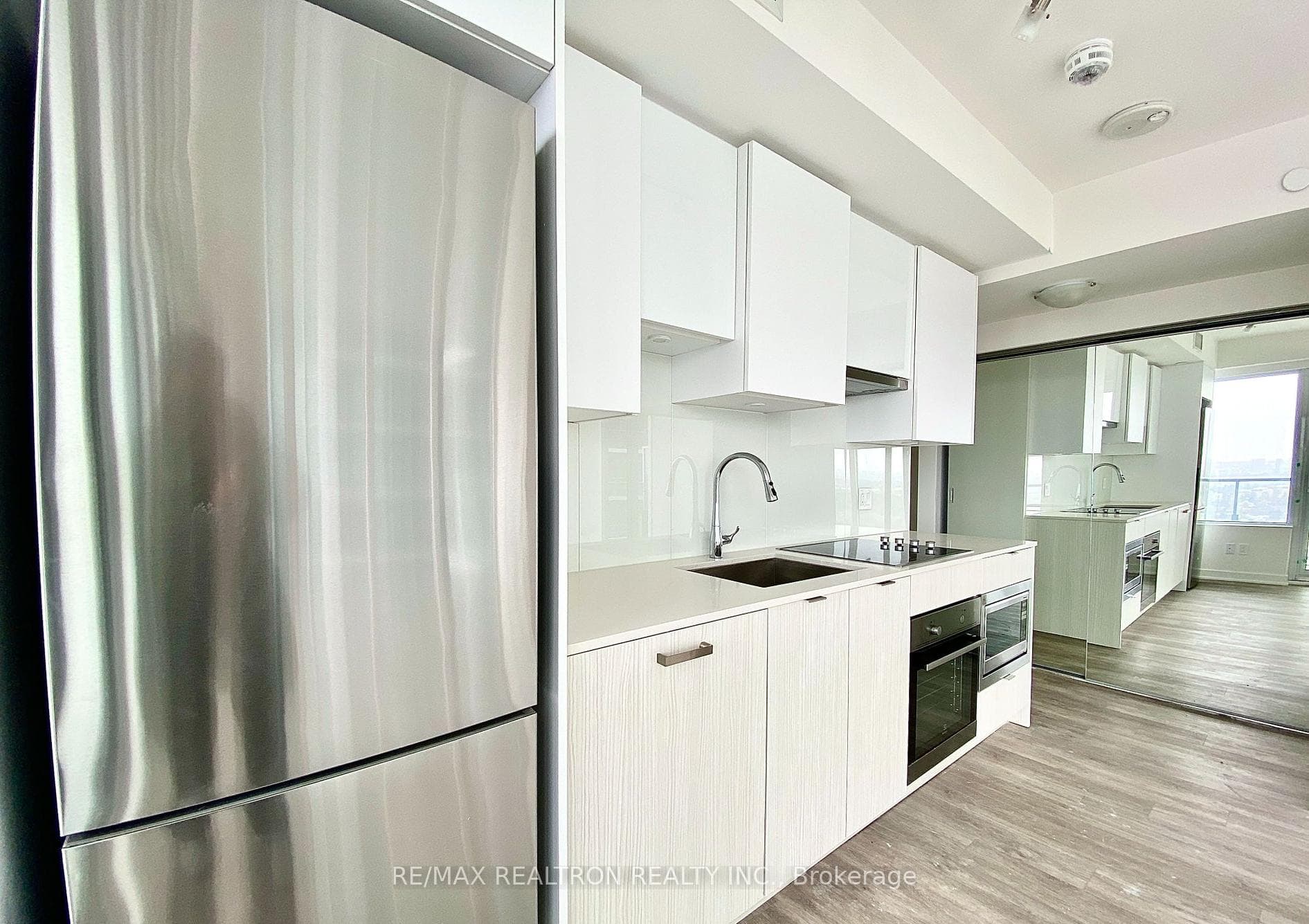 195 Redpath Avenue Unit 2303 photo 3