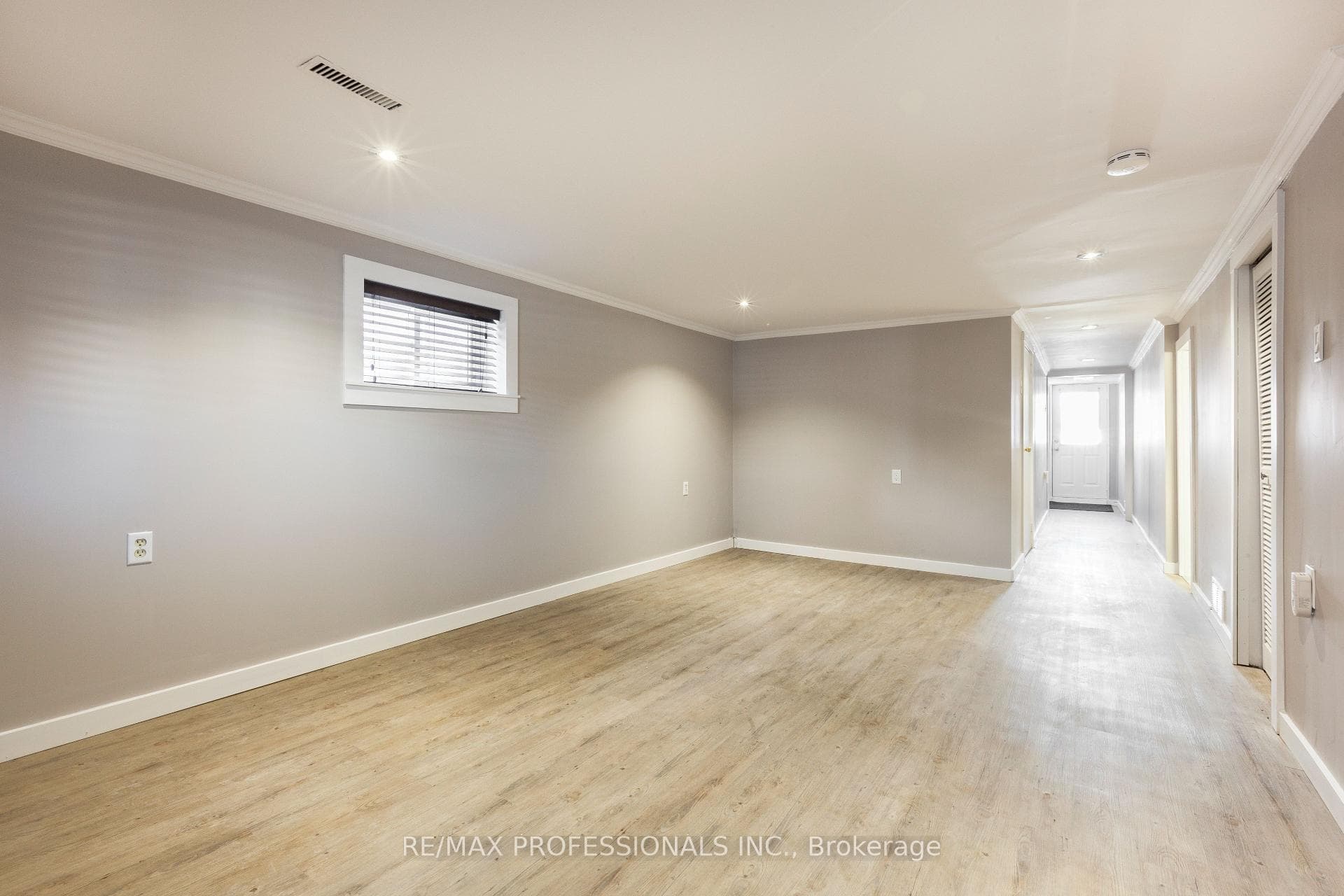31 Tolton Drive Unit Lower photo 3