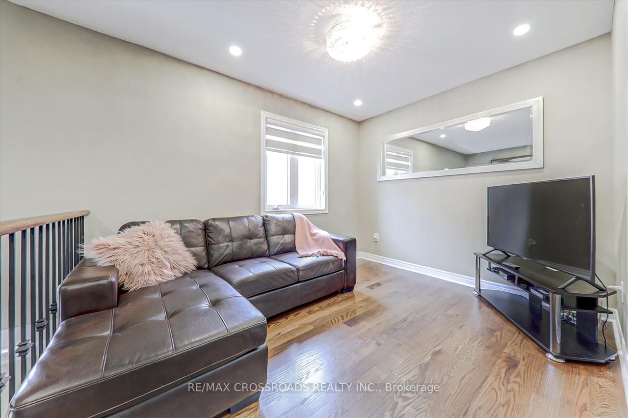 130 Leney Street photo 24
