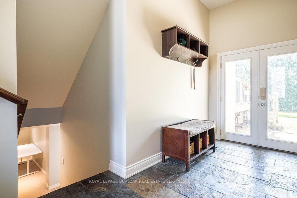 330 Strathcona Drive photo 44