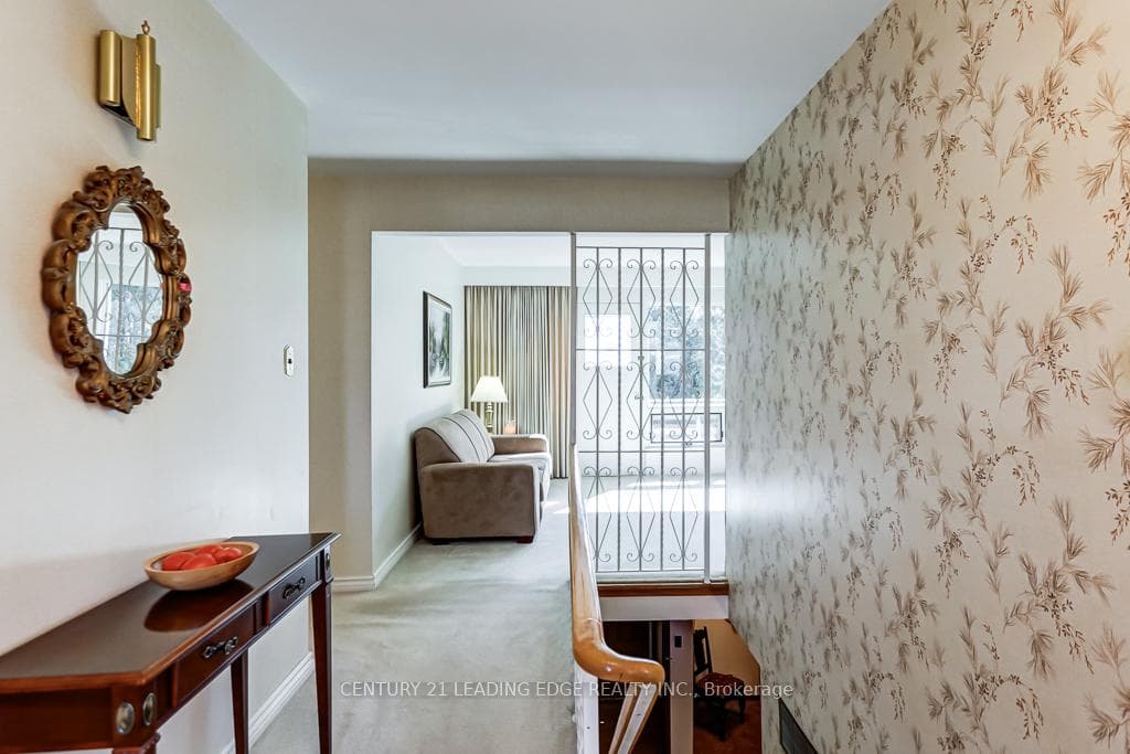 15 BAKERDALE Road photo 5
