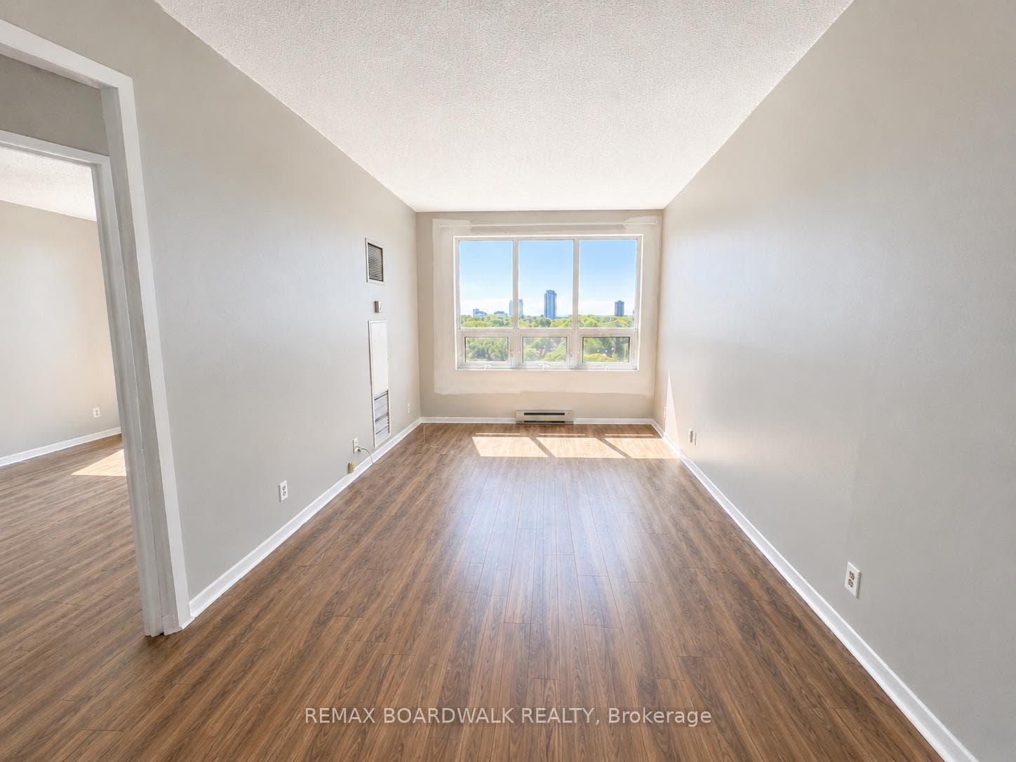 35 HOLLAND Avenue Unit 907 photo 11
