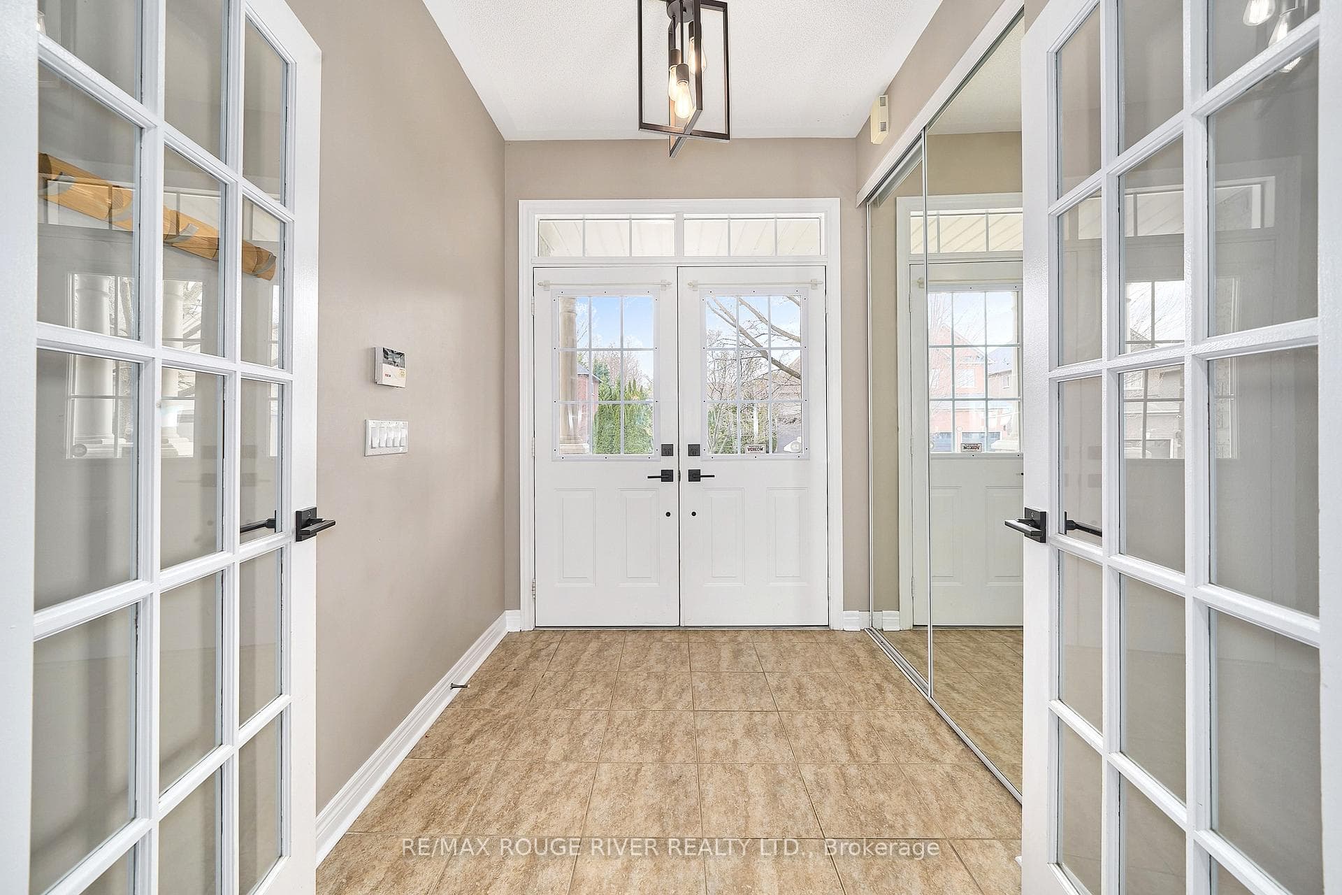51 Vineyard Avenue photo 3