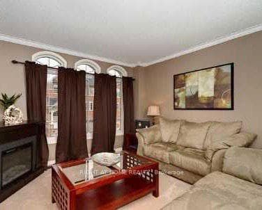 361 Aspendale Crescent photo 4
