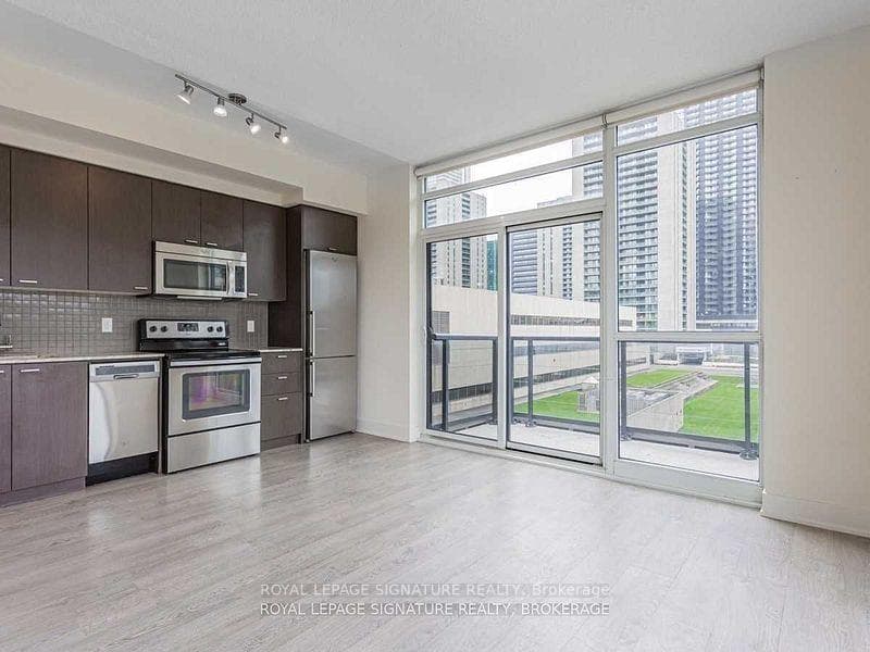 88 Sheppard Avenue Unit 412 photo 1