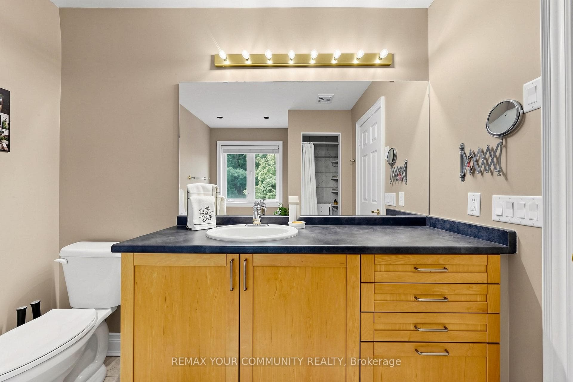 104 Westbury Court photo 28