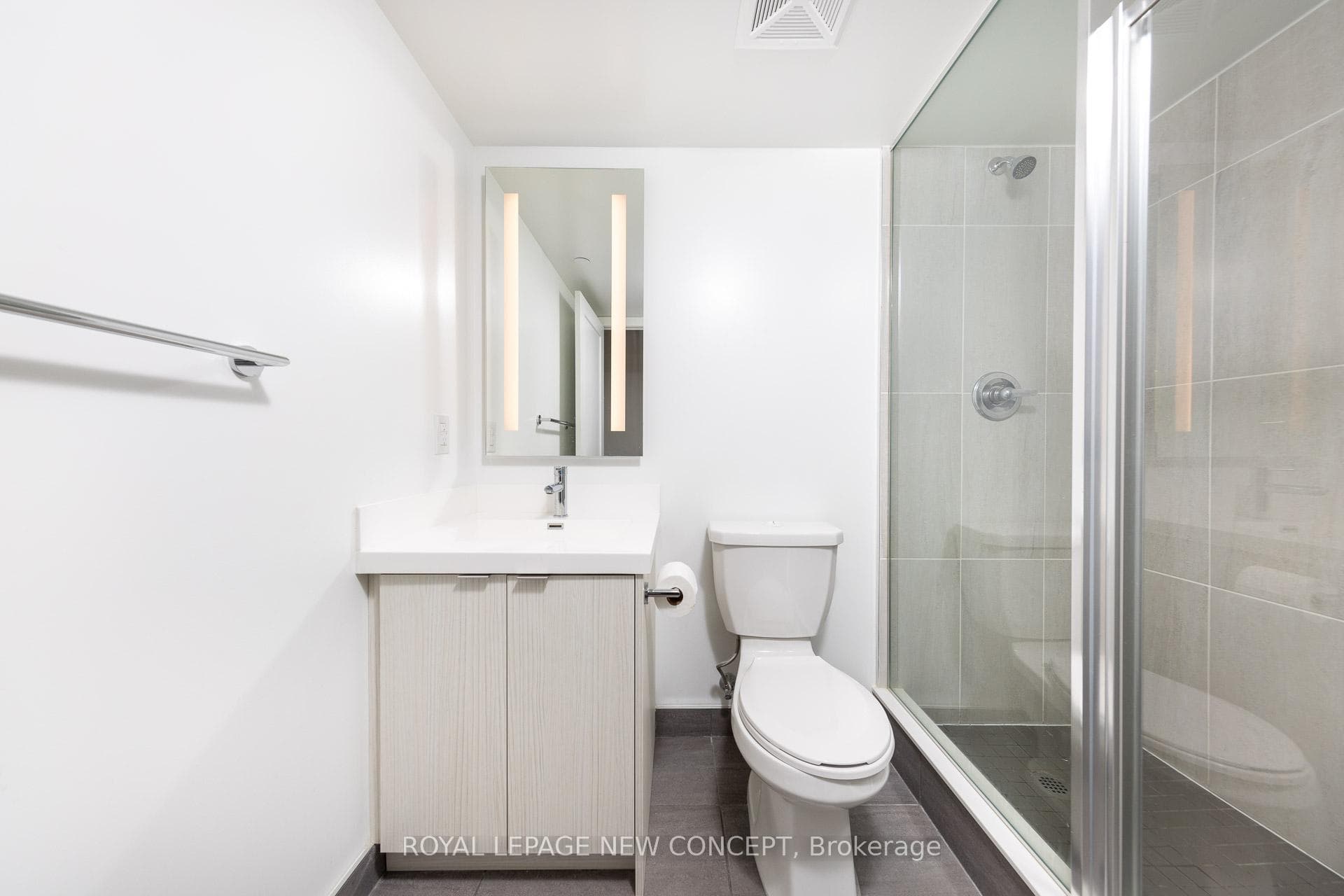 5 Mabelle Avenue Unit 1529 photo 4