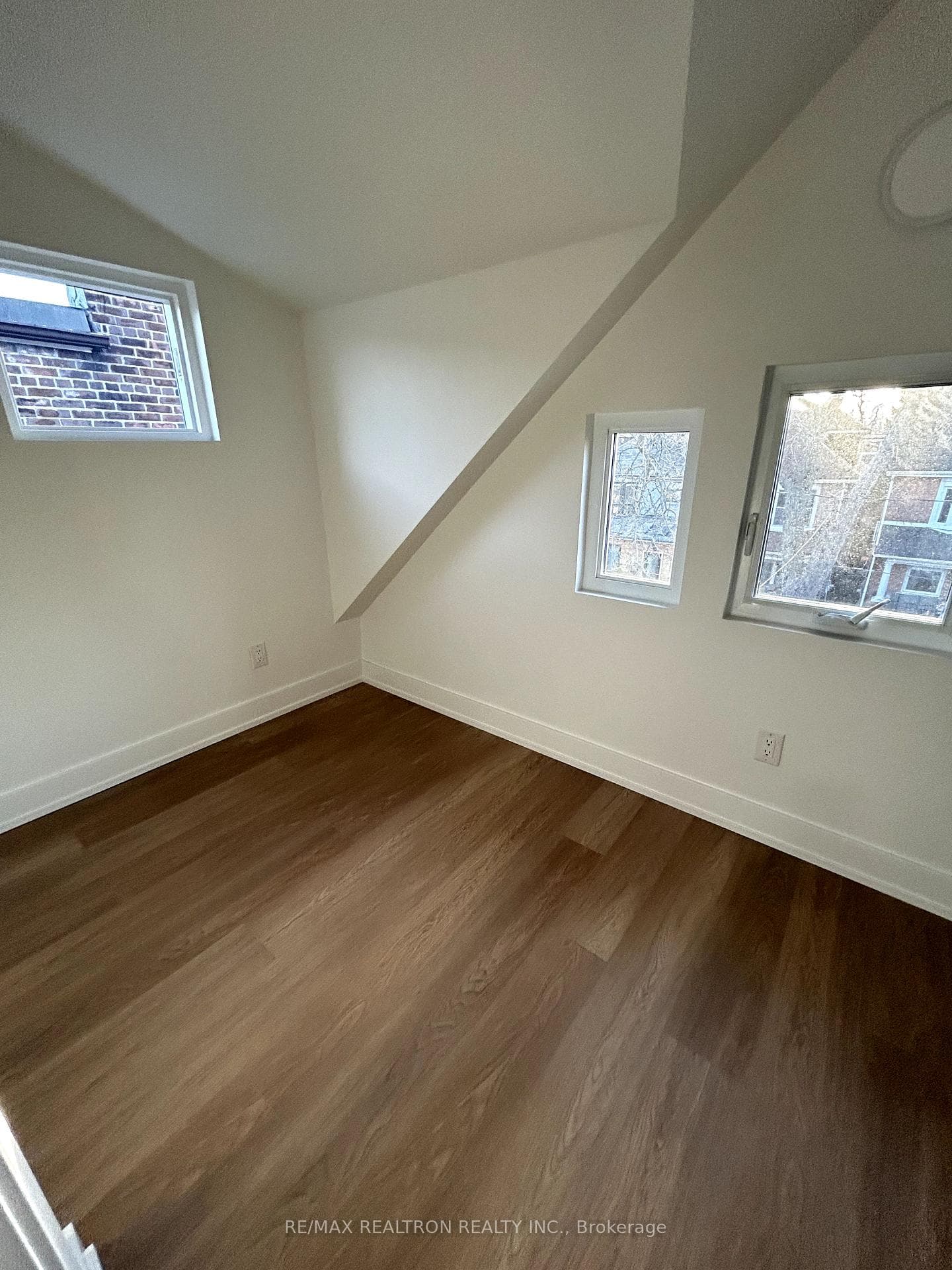 137 Curzon Street Unit 3 photo 9