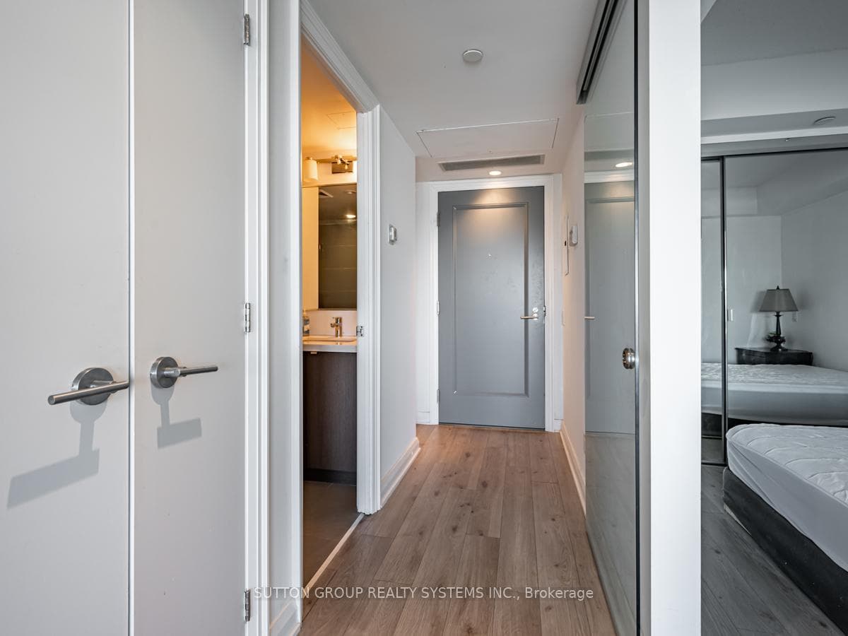 155 Yorkville Avenue Unit 2503 photo 7