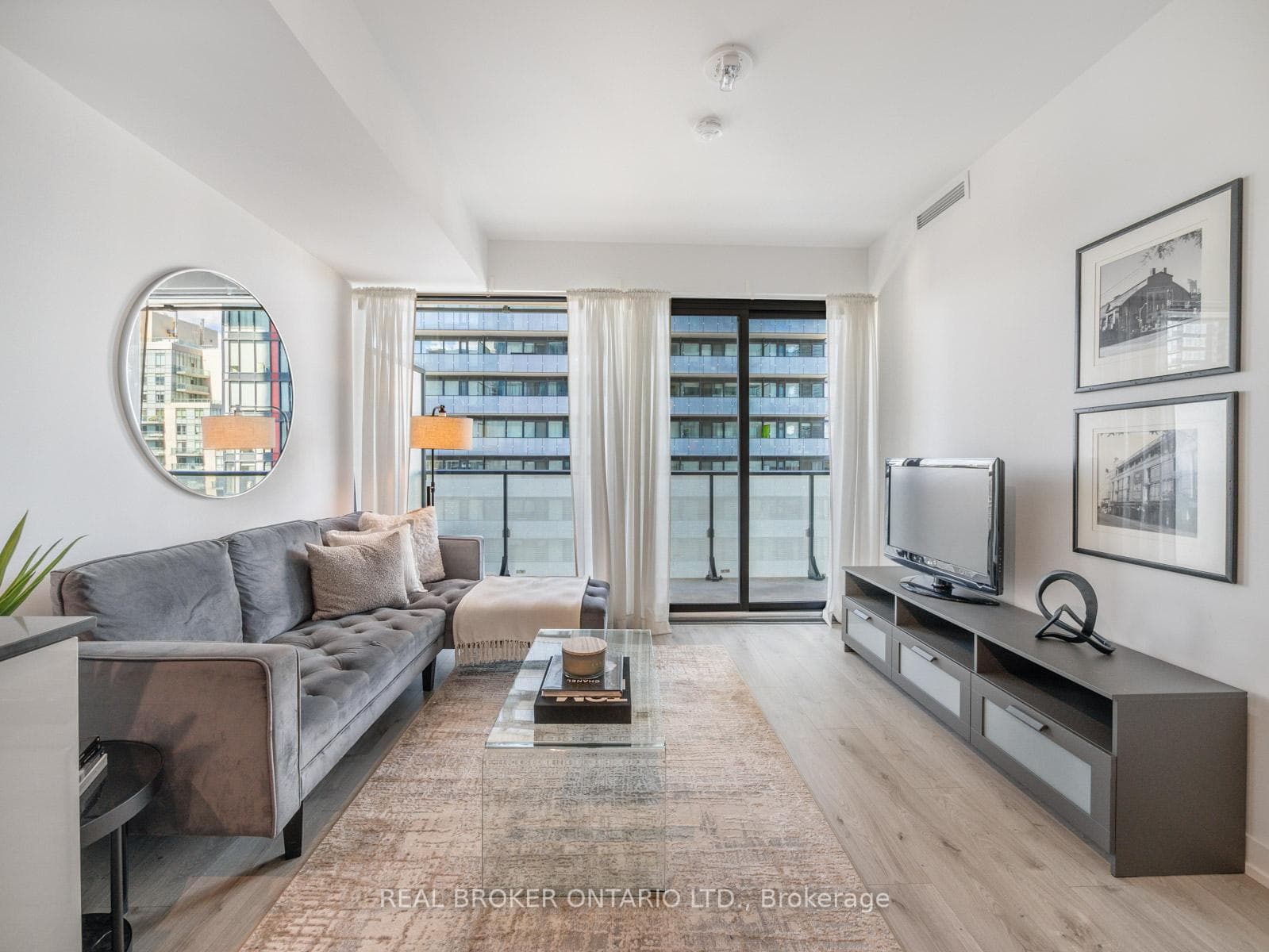 161 Roehampton Avenue Unit 1507 photo 13