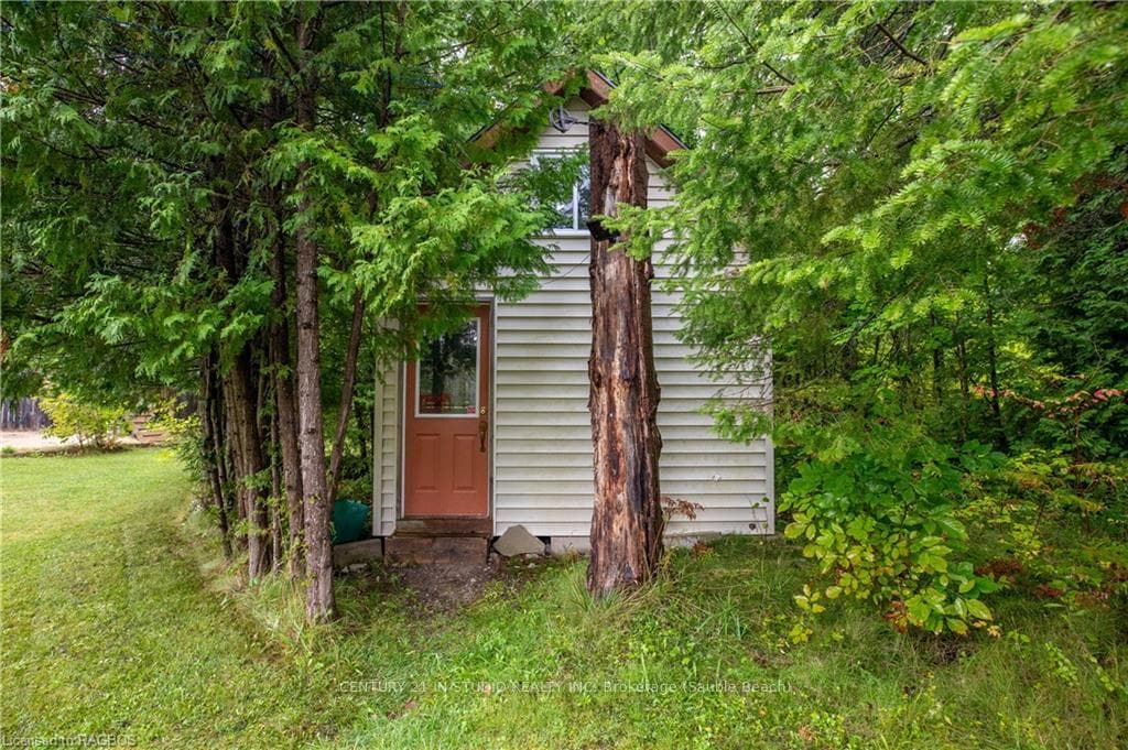 27 HEMLOCK Road photo 40