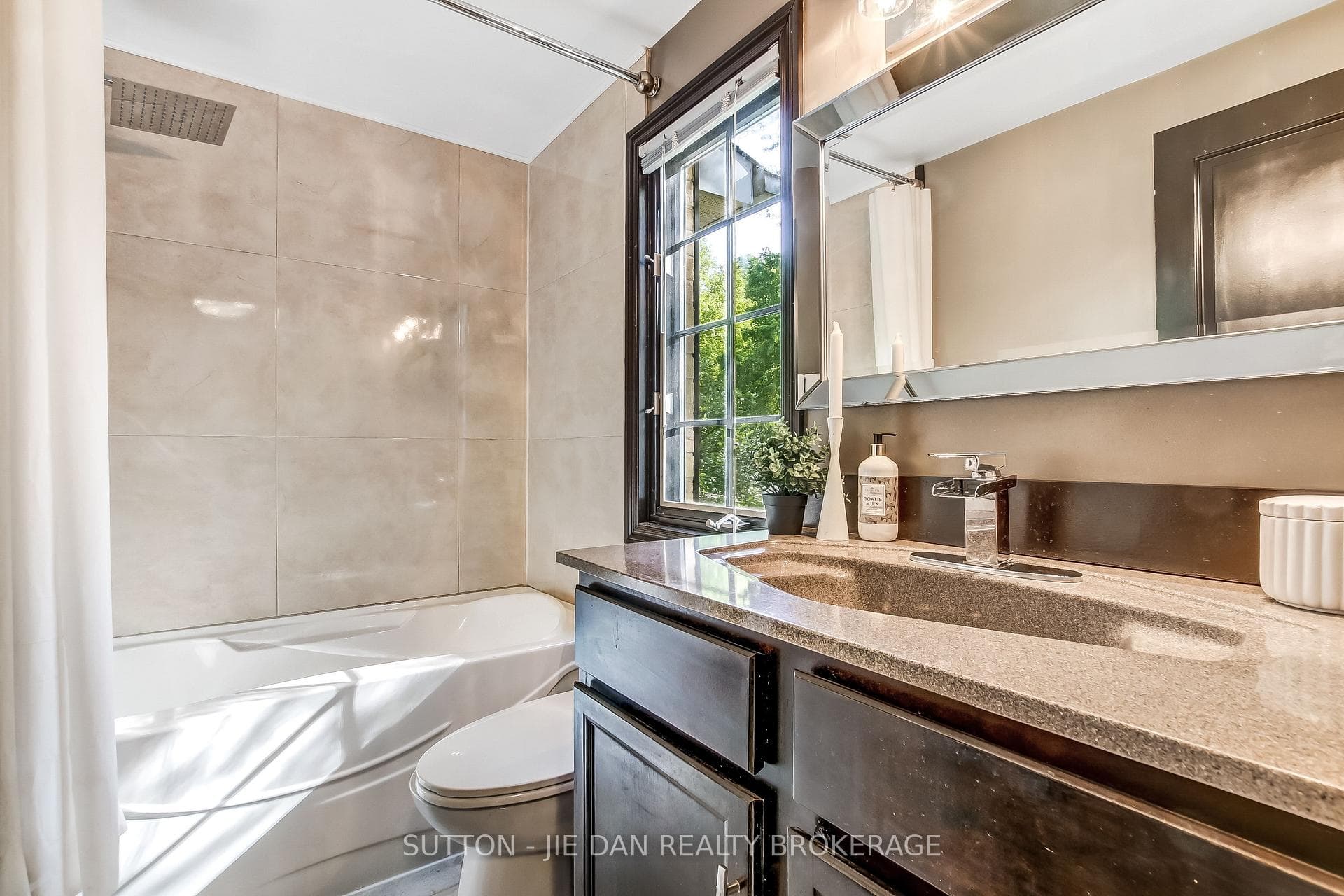 260 Chesham Avenue photo 19
