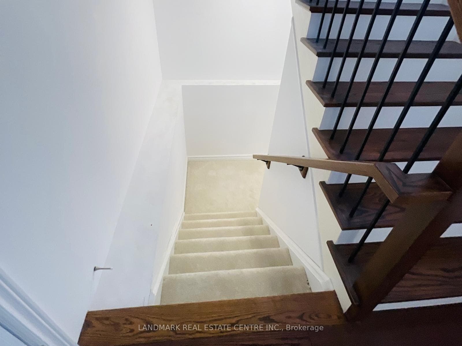 31 Autumn Avenue photo 11
