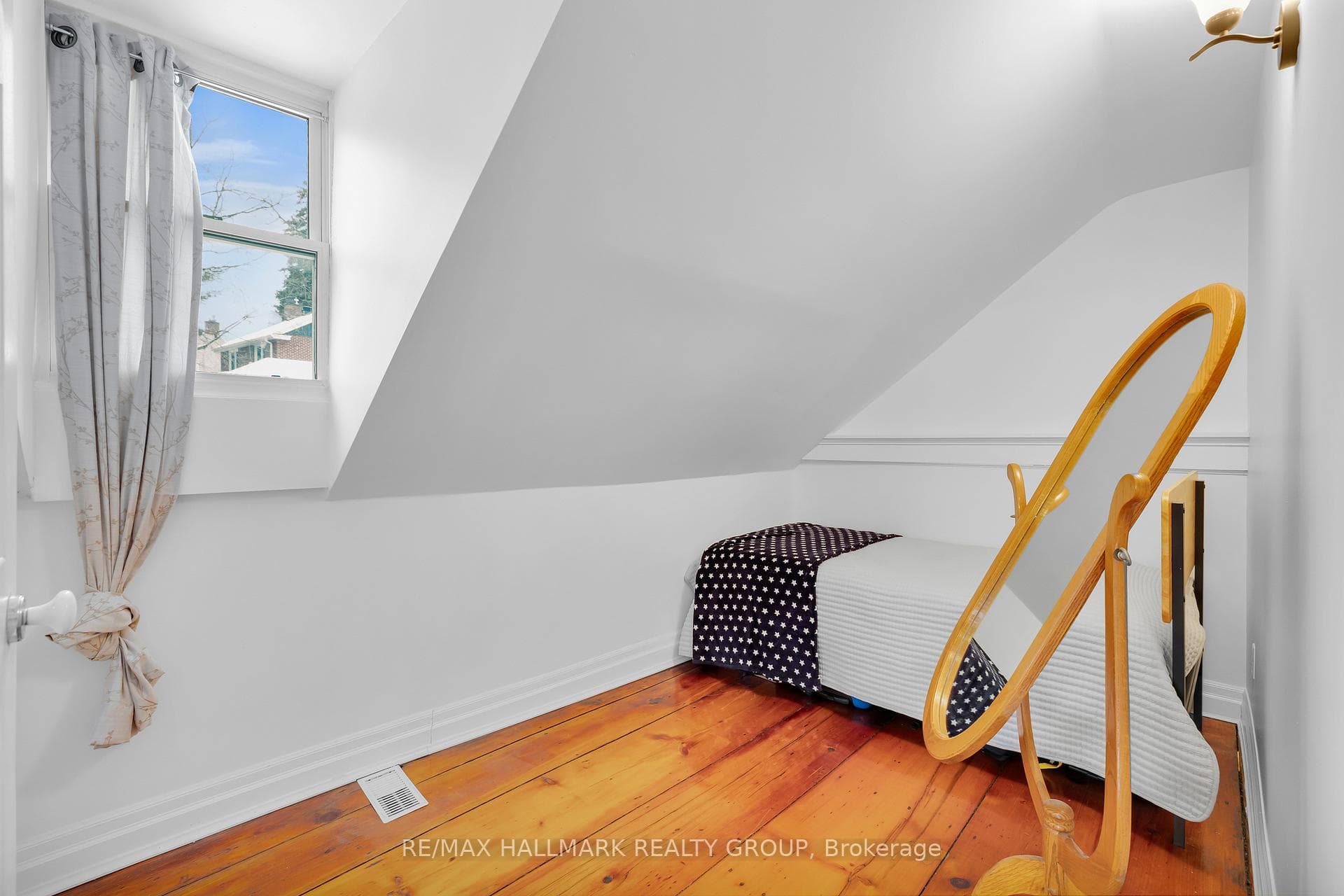 50 Bartholomew Street photo 28