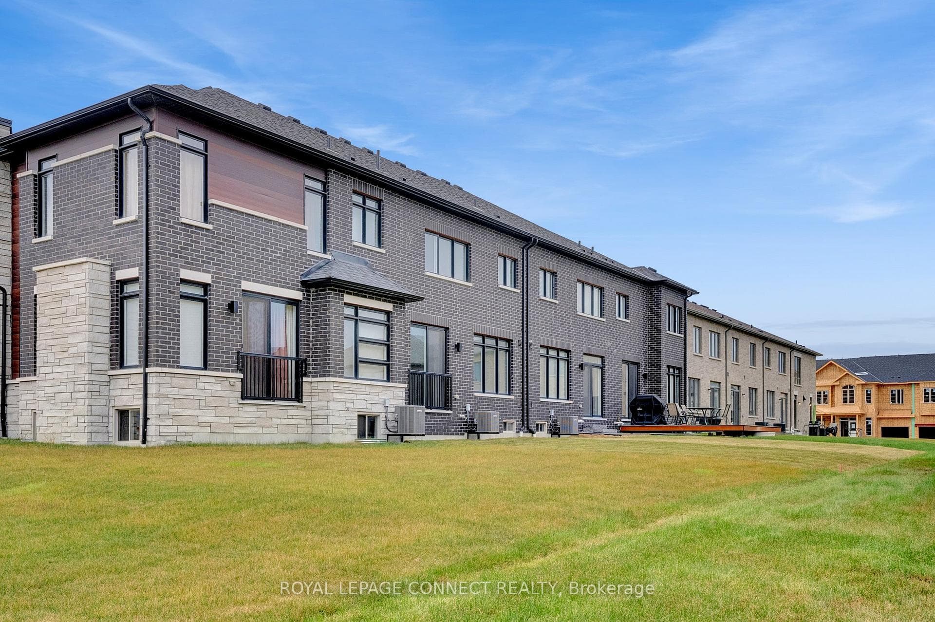 110 Armilia Place photo 28