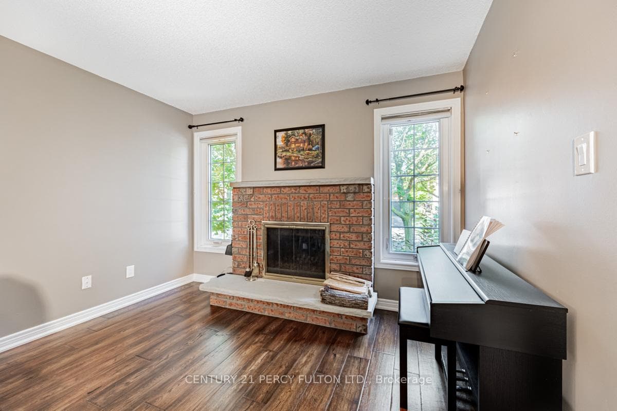 9 Lacey Drive photo 5