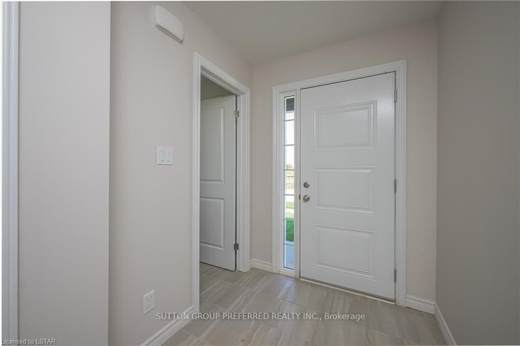 359 KENNINGTON Way photo 7