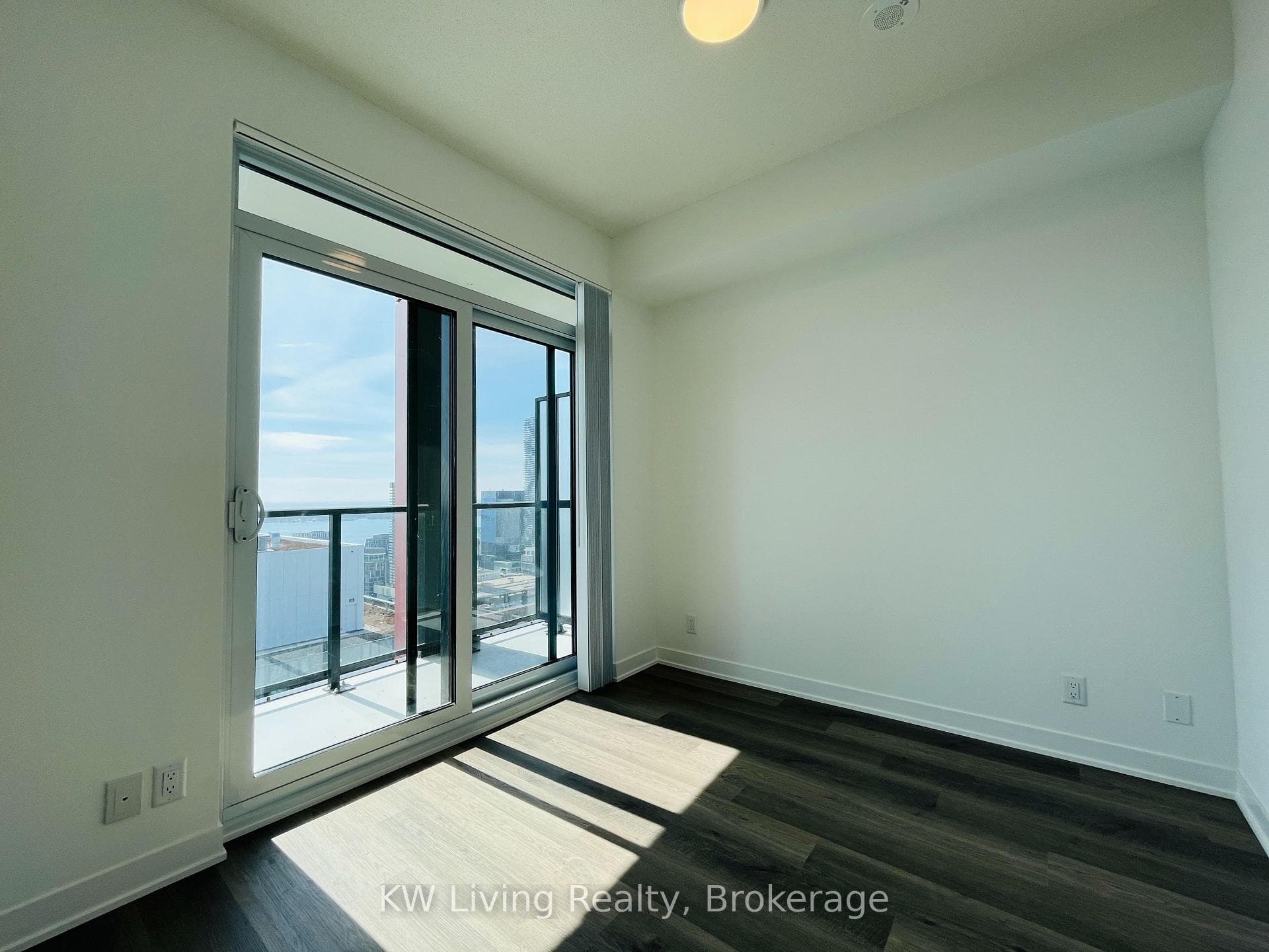 180 Front Street Unit 4006 photo 8