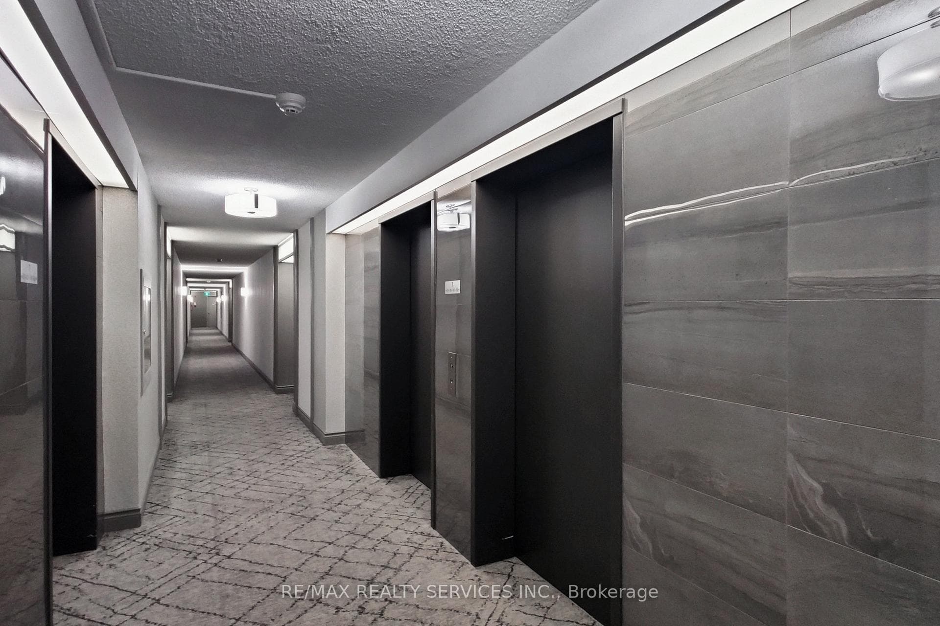 5 Lisa Street Unit 710 photo 32