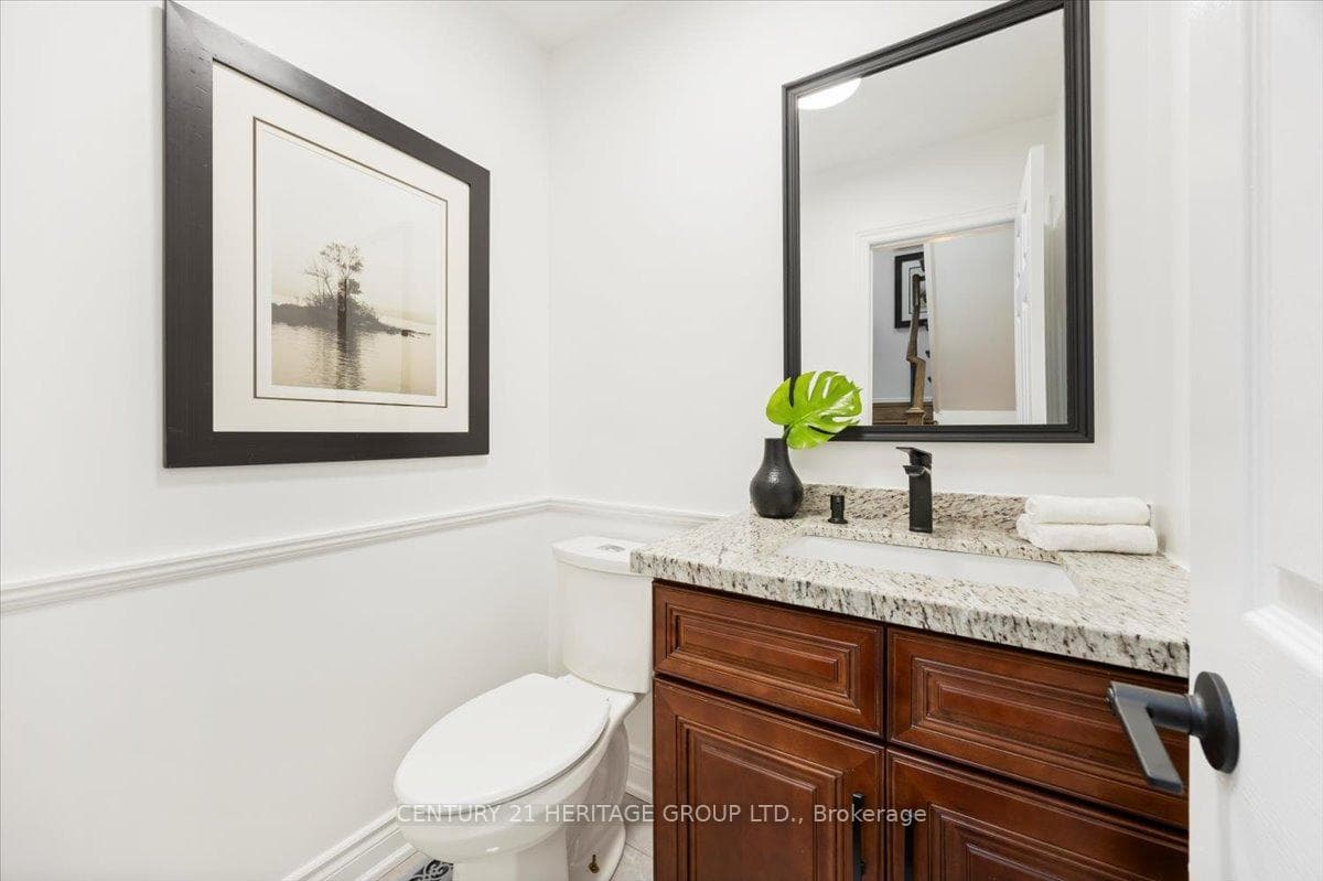 65 Thornway Avenue photo 42