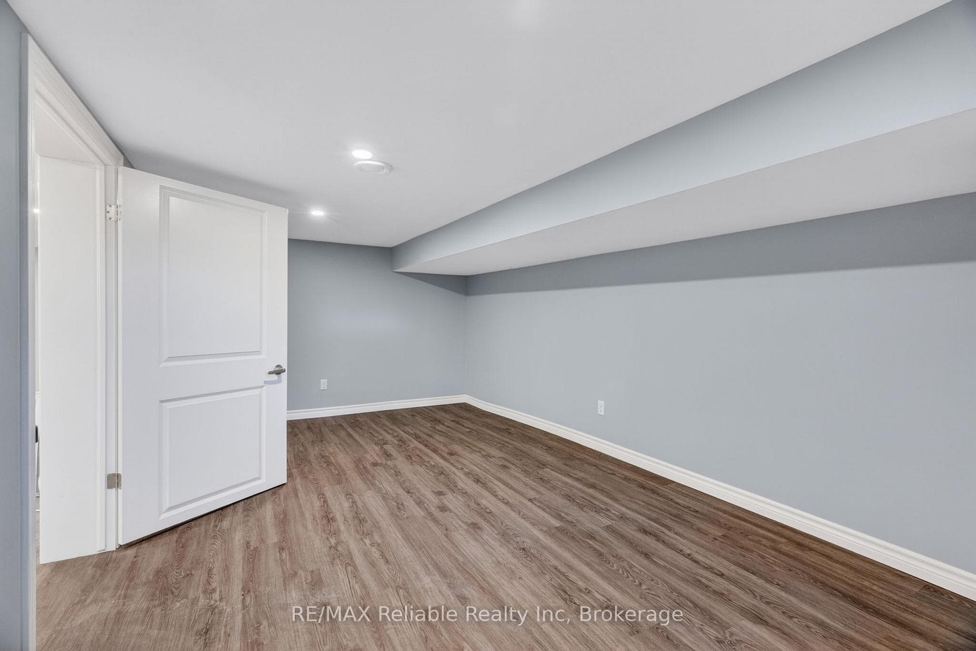 182 Jarvis Street photo 26