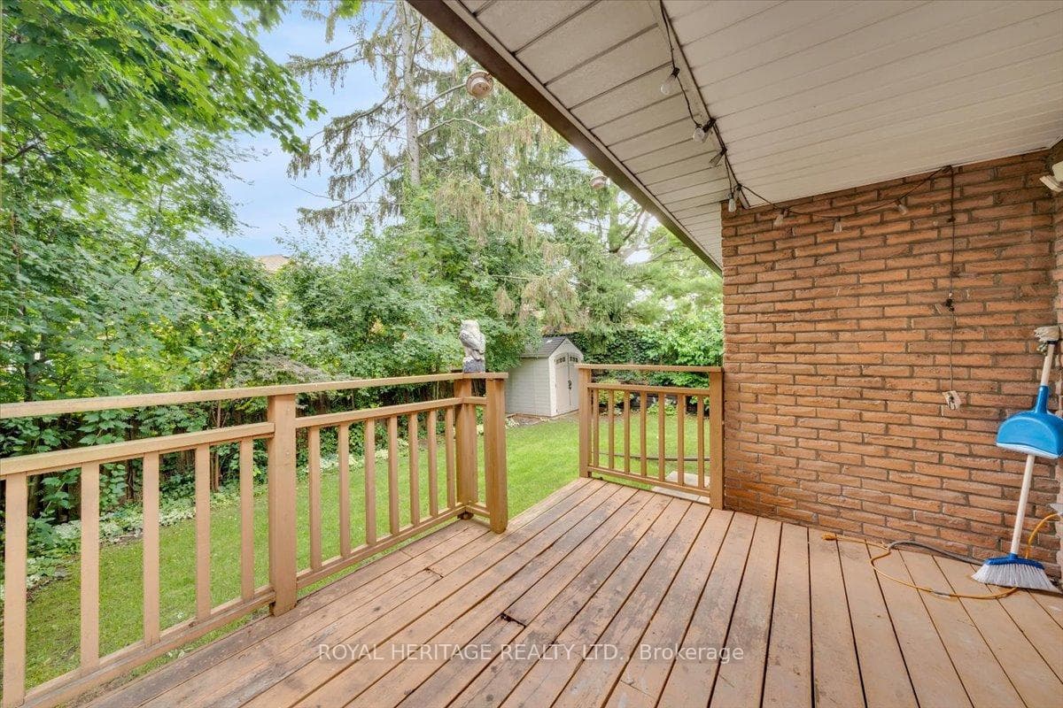 879 Sorrento Avenue photo 29