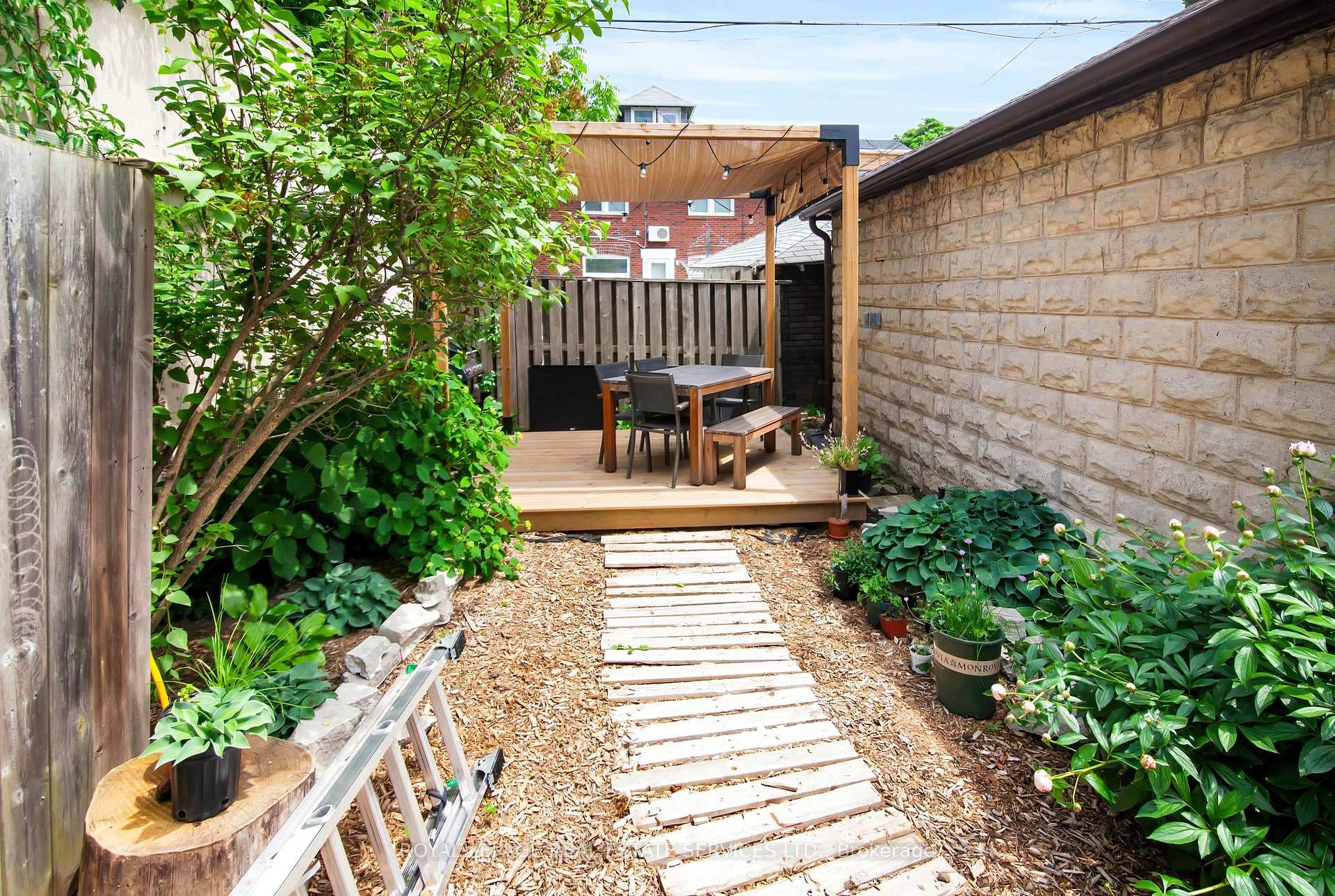 25 Braemar Avenue Unit Main photo 38
