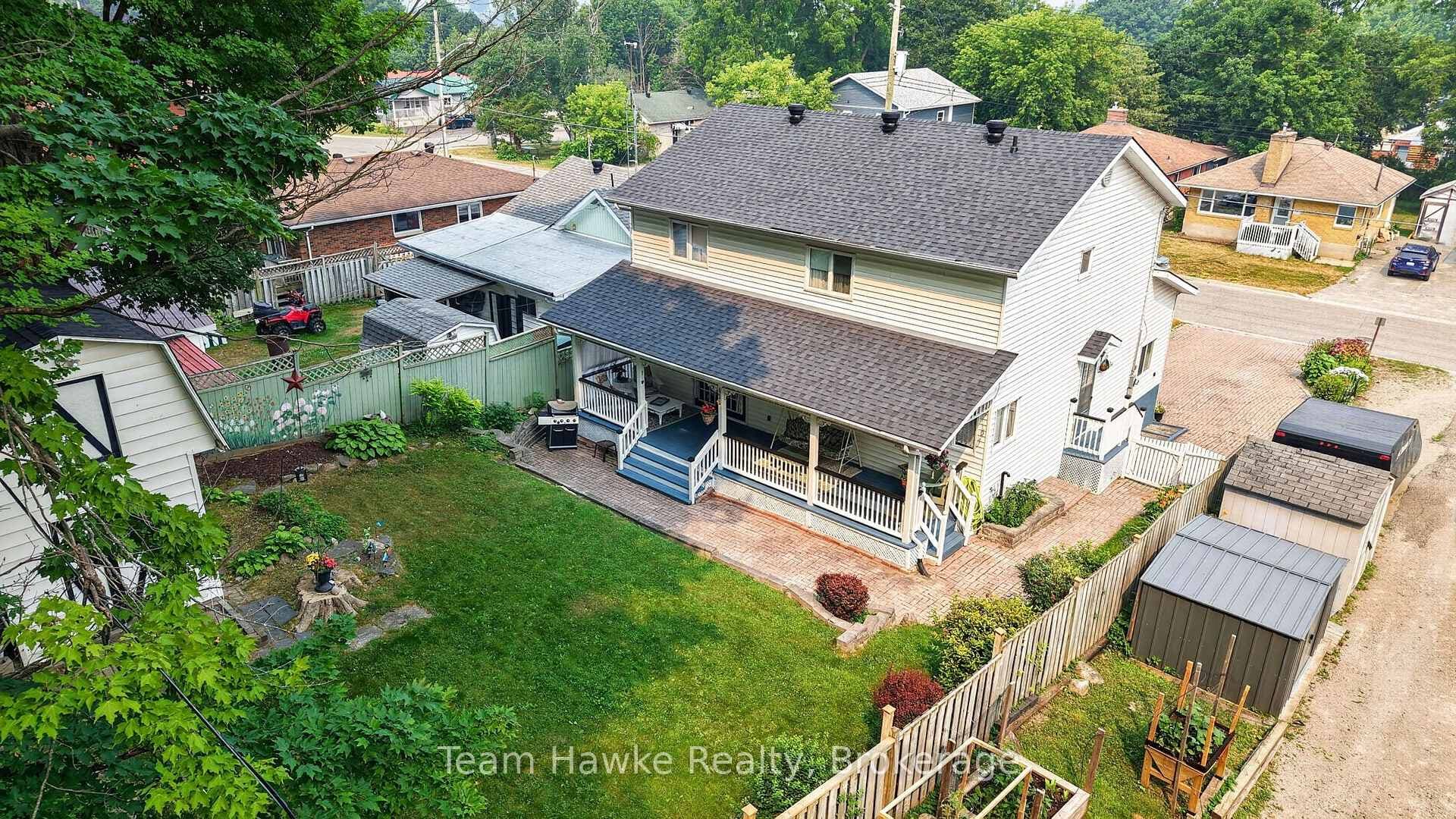 255 Hanly Street photo 47